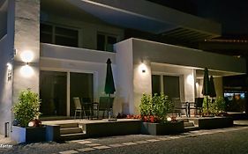 Aquarama Suites